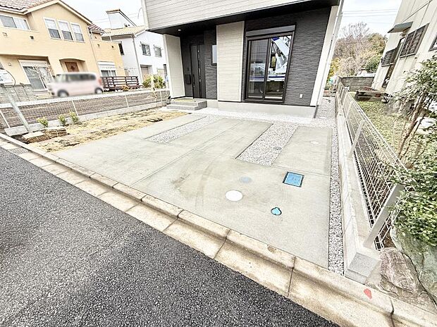 ■並列2台駐車可だと、駐車ストレスなしですね