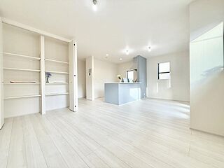 角地につき陽当り良好です！ カースペース2台駐車可能♪■川崎市宮前区野川本町■ 外観