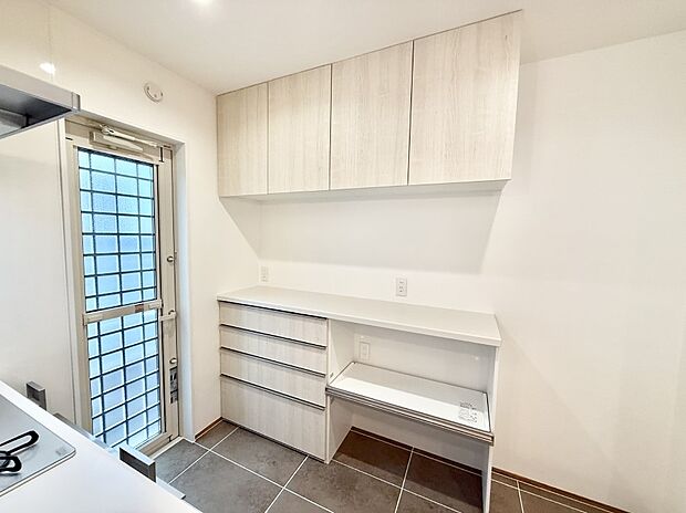 ■勝手口のあるキッチン