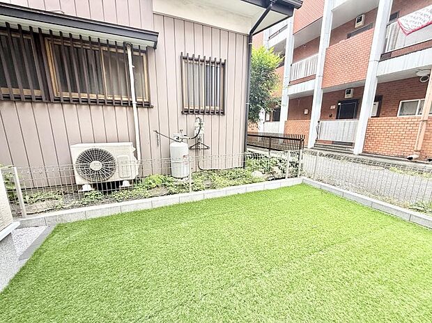 1号棟  ■庭付き住宅はガーデニングや家族のイベントなどできます  