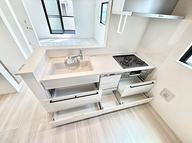 【キッチン】■シンプルで機能的、毎日使いやすいキッチン