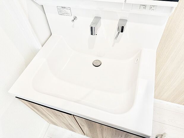 【ハンドシャワー付洗面台】■手洗いや顔を洗う時も快適に使える便利なシャワー