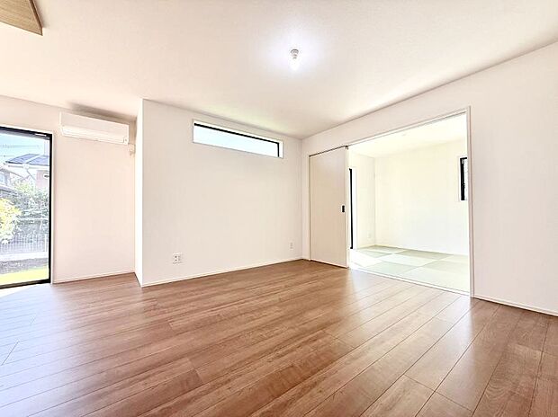 【ダイニング】■ふとした瞬間に幸せを感じる、心地よい場所