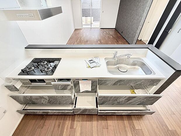 【キッチン】■アイデア広がる、クリエイティブな料理空間