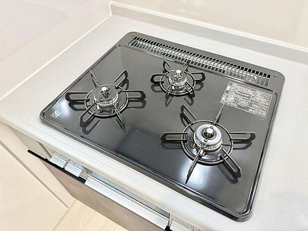 【3口ガスコンロ】■一度に多くの料理ができ便利で効率的