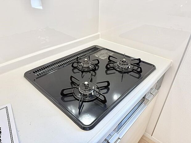 【3口ガスコンロ】■複数の鍋が同時に使えますね