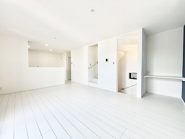 【リビングダイニング】■日常をちょっと特別にする、憩いの空間