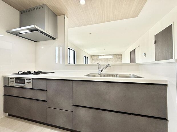 【ダイニングキッチン】■キレイに片付く、使いやすいキッチン