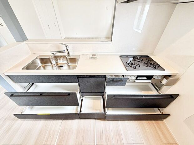 【キッチン】■シンプルで機能的、毎日使いやすいキッチン