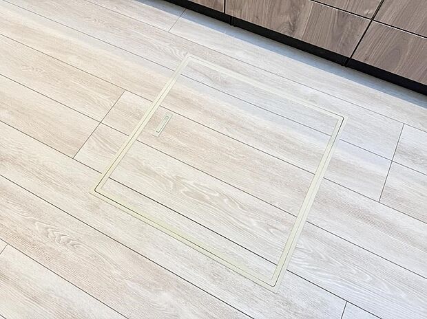 【床下収納】■隠れた収納スペースで家全体がスッキリ