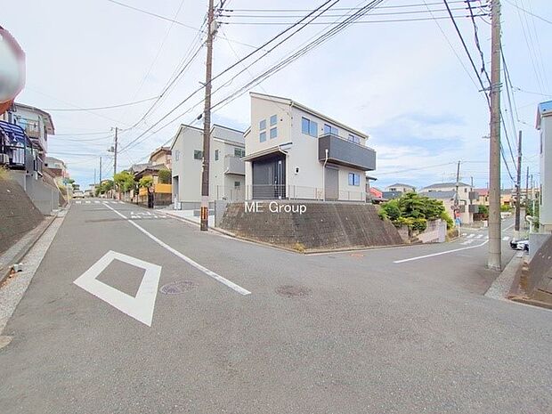 【前面道路含む現地写真】■新しい時代の息吹を感じる、心地よい環境