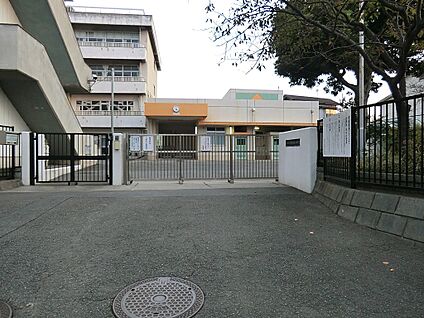横浜市立高舟台小学校 140m(2分)