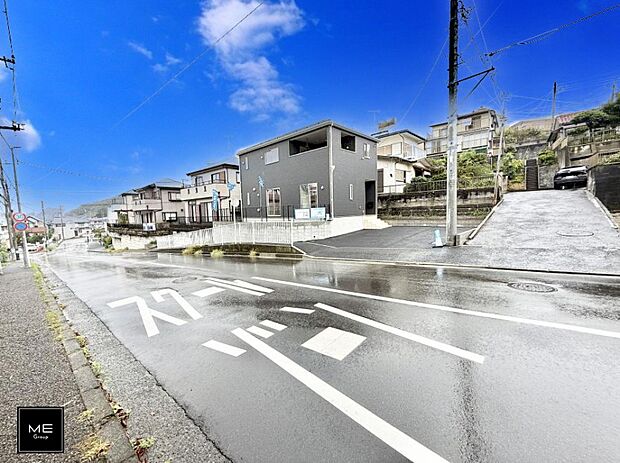 【前面道路含む現地写真】■この道を歩けば、毎日が少し特別になる