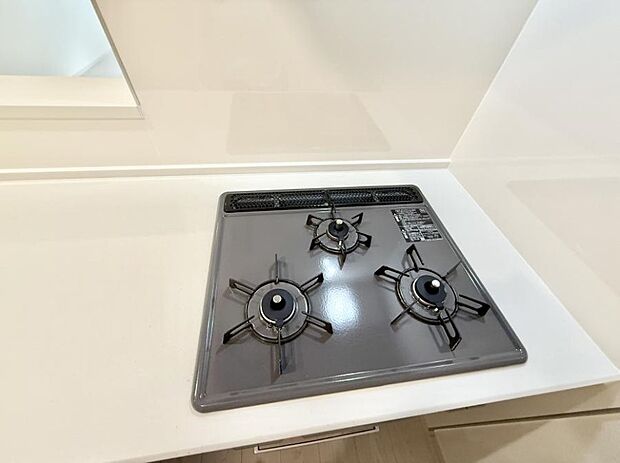 【3口ガスコンロ】■一度に多くの料理ができ便利で効率的