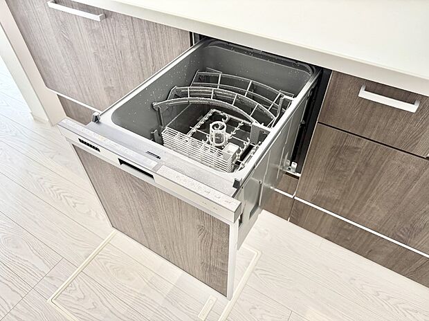 【食洗機】■手間なく洗浄！食器をピカピカに仕上げてくれます