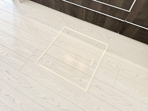 【床下収納】■季節物など簡単に収納でき便利