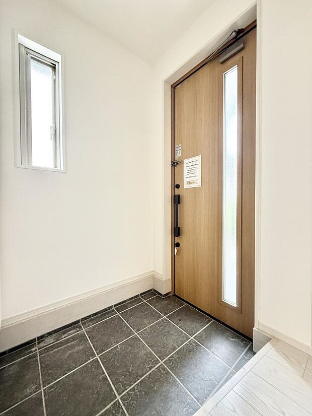 【玄関】■ シンプルで美しく、快適な暮らしの入り口