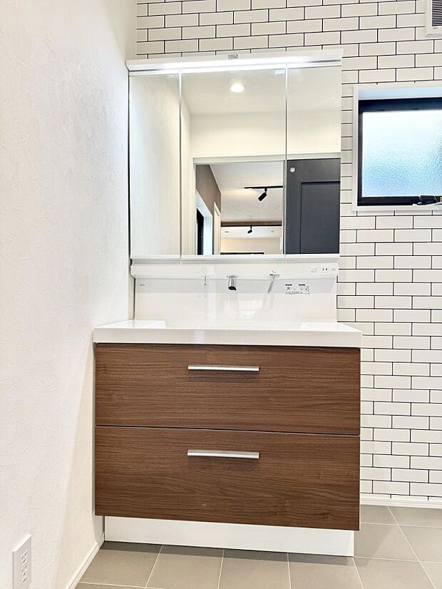 【洗面台・洗面所】■朝の準備がスムーズにできる広さです