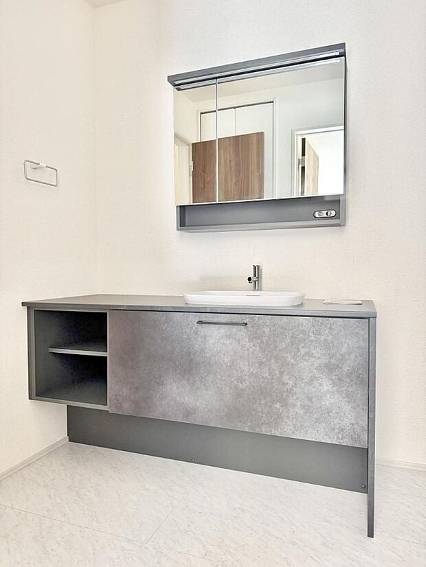 【洗面台・洗面所】■朝の準備がスムーズにできる広さです