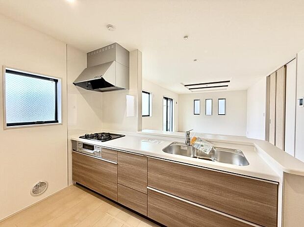 【ダイニングキッチン】■キレイに片付く、使いやすいキッチン