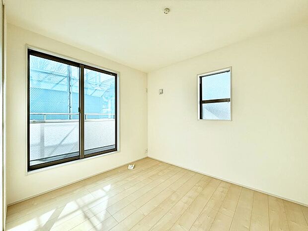 【洋室】■2面採光で明るい居室!