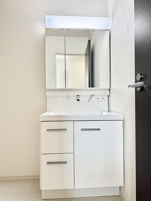 【洗面台・洗面所】清潔感のある洗面所です！  