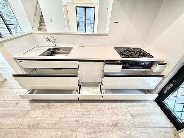 【キッチン】■家族の絆を深める、温もりのあるキッチン