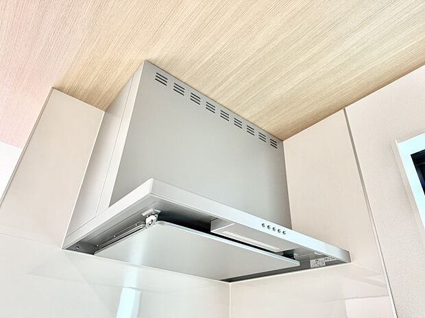 【レンジフード】■調理時の蒸気や匂いが換気扇に誘導され、効率的に排煙ができます。