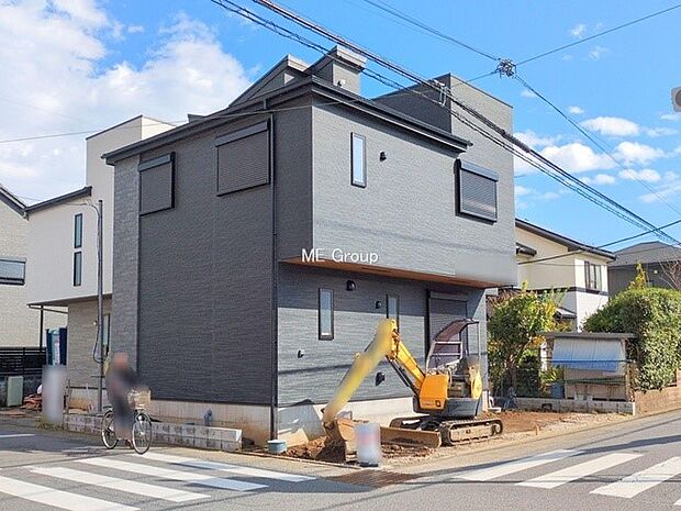 【現地外観写真】落ち着いたお洒落な外観  