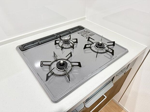 【3口ガスコンロ】■一度に多くの料理ができ便利で効率的