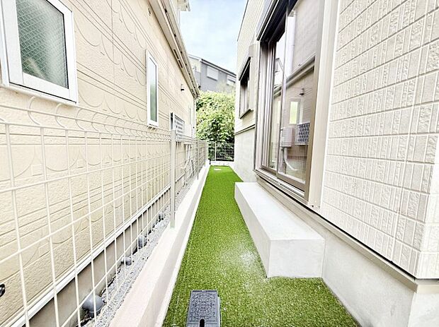 【庭】■季節の移ろいを感じられる、落ち着いた雰囲気の屋外空間