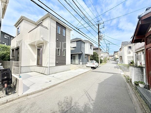 【前面道路含む現地写真】前面広々