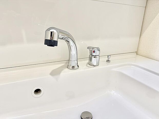【ハンドシャワー付洗面台】■手洗いや顔を洗う時も快適に使える便利なシャワー