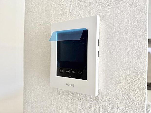 【TVモニター付インターフォン】■訪問者を確認できて安心感が増します