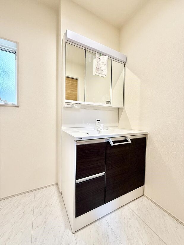 【洗面台・洗面所】■朝の準備がスムーズにできる広さです