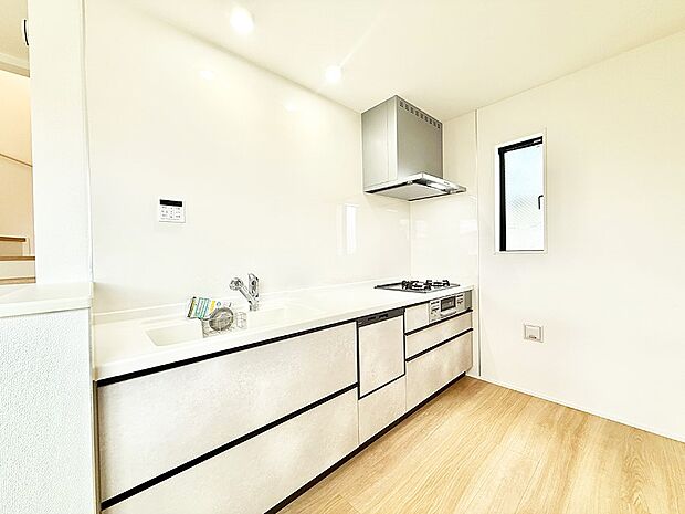 【ダイニングキッチン】■キレイに片付く、使いやすいキッチン