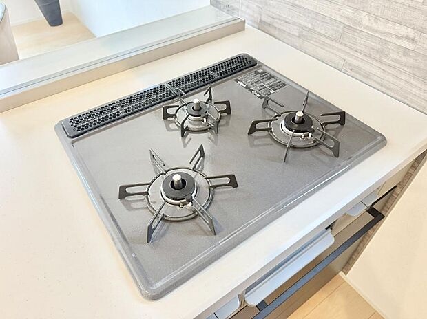 【3口ガスコンロ】■一度に多くの料理ができ便利で効率的