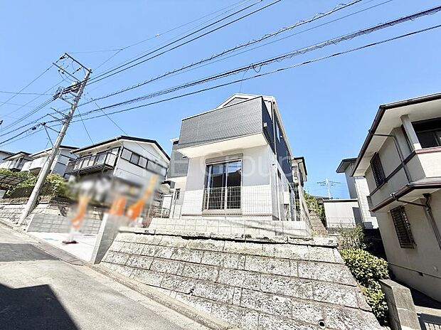 【現地外観写真】■暮らしを豊かにする充実した仕様設備で快適に