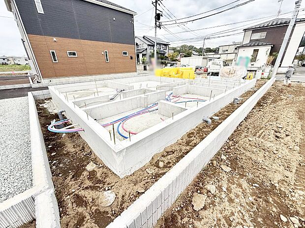 【現地外観写真】■暮らしを豊かにする充実した仕様設備で快適に