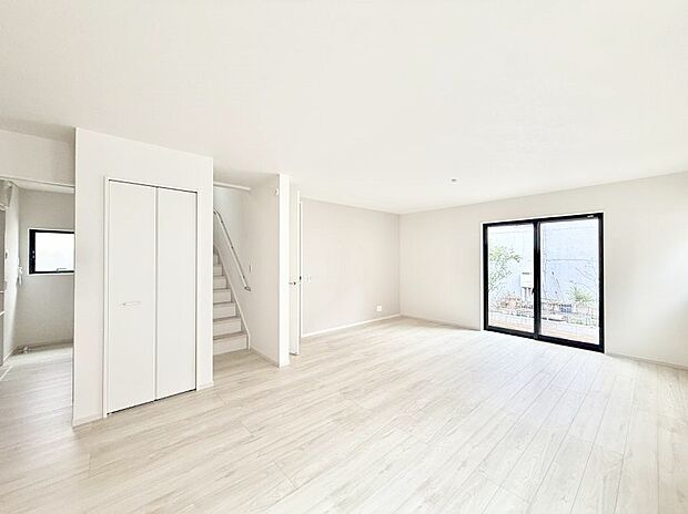 【ダイニング】■ふとした瞬間に幸せを感じる、心地よい場所