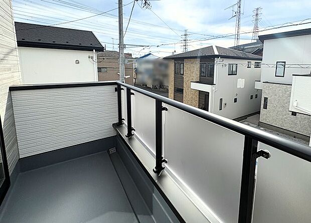 【バルコニー】お洗濯物がよく乾く陽当たり良好のバルコニーです!