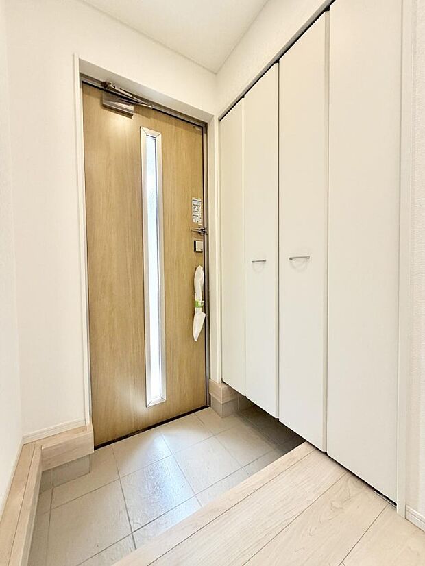 【玄関】■ ここから始まる一日、すっきり整った玄関