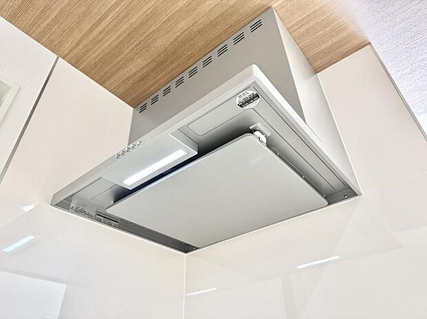 【レンジフード】■フードに覆われている為、匂いが換気扇に誘導され、効率的に排煙ができます