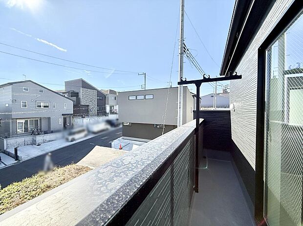 【バルコニー】■ 空を眺めながら、ほっと一息つける特別な空間