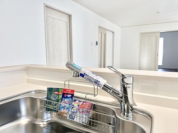 【浄水器】■清潔でおいしい水を手軽に供給してくれます