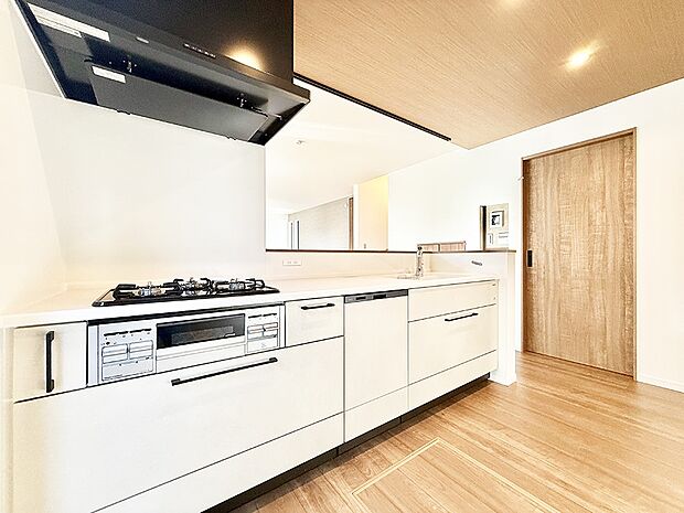 【キッチン】■シンプルで機能的、毎日使いやすいキッチン