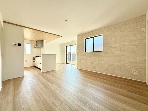 【リビングダイニング】■日常をちょっと特別にする、憩いの空間