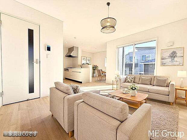 【リビングダイニング】■陽ざしが射し込む明るいLDKは家族でのんびり寛げます  