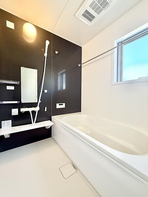 【浴室】■リラックスできる、穏やかな雰囲気です