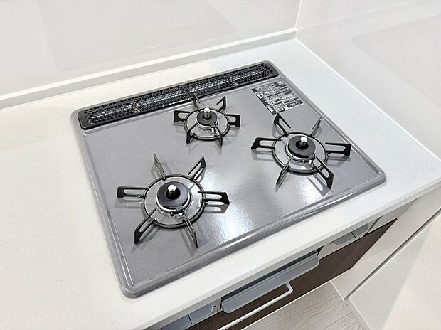 【3口ガスコンロ】■一度に多くの料理ができ便利で効率的